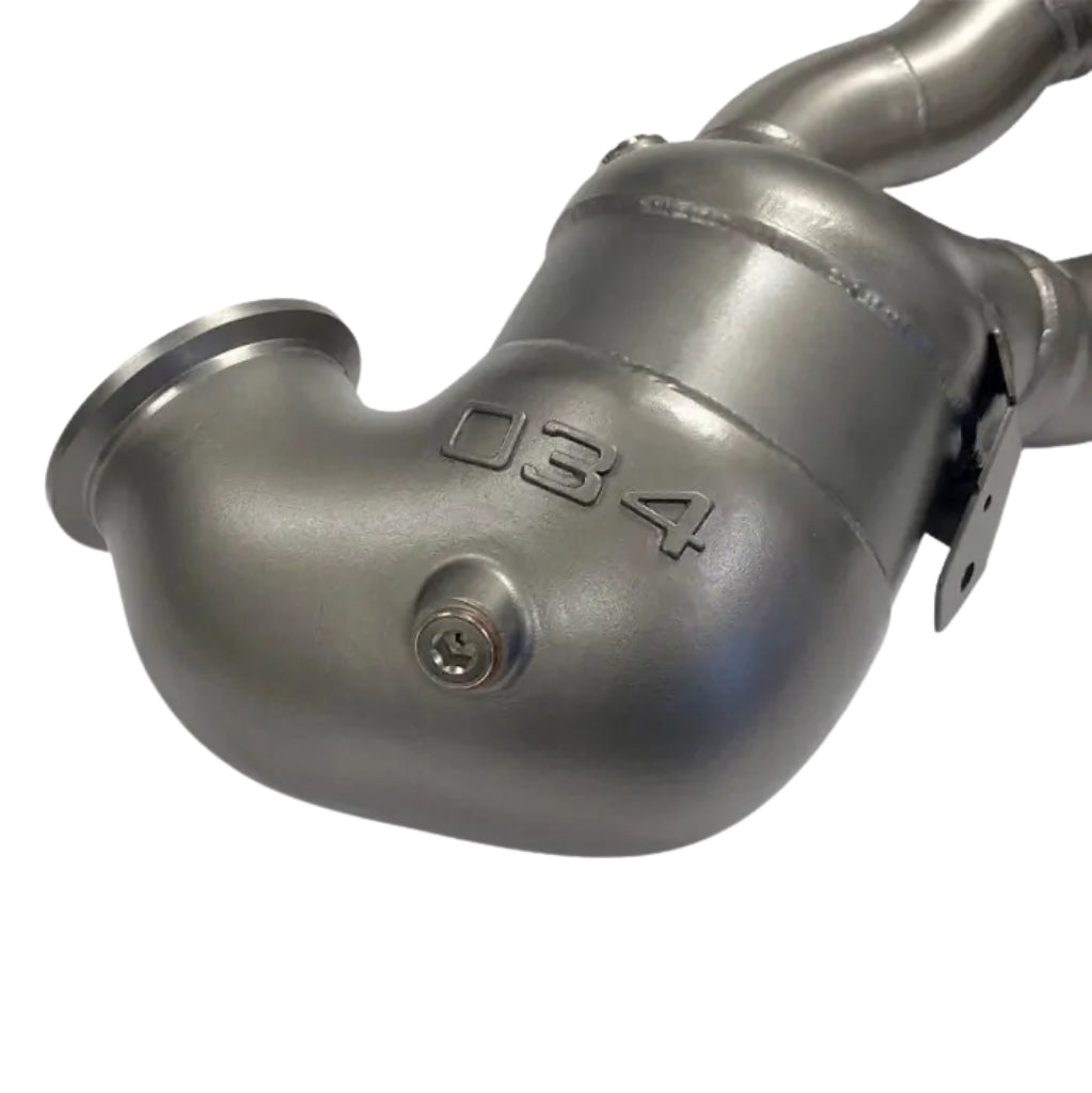034 Motorsport : Downpipe de course en acier inoxydable moulé - Audi 8V.5 RS3 / 8S TTRS