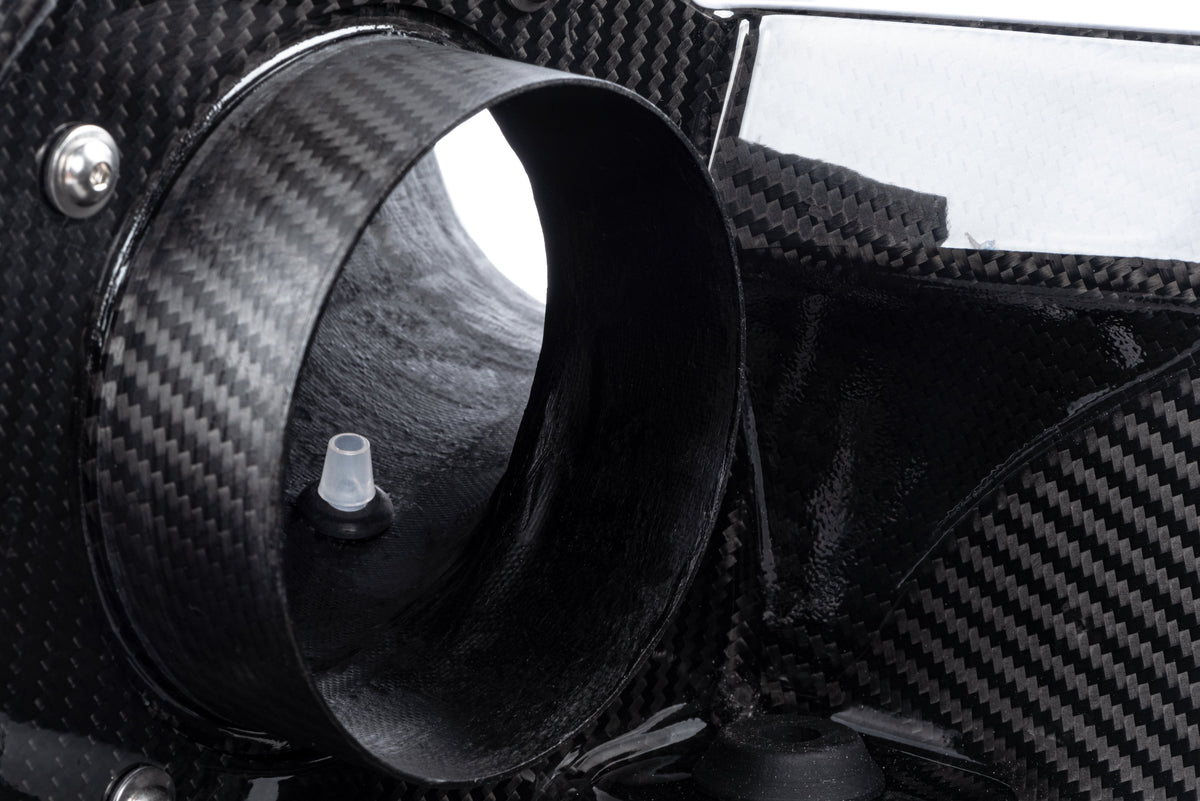 APR Open Carbon Intake Volkswagen Golf 7 GTI / Golf 7 R / Audi S3 8V / Seat Leon 3 Cupra / Golf 8 R / S3 8Y 2.0 TFSI