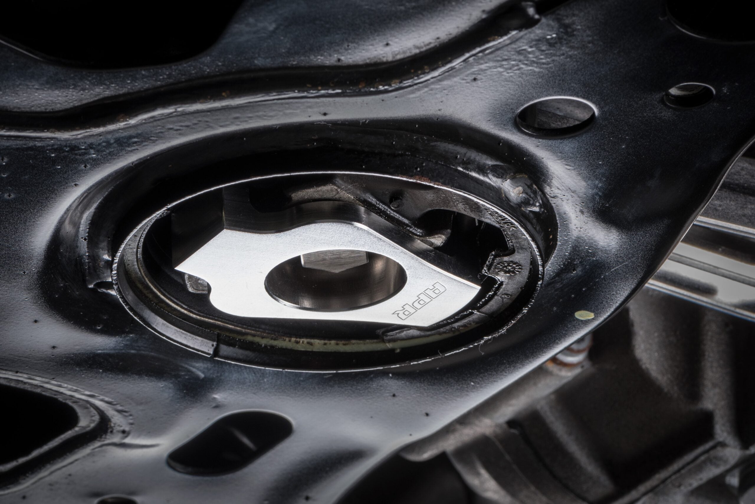 APR Dogbone Onderste Montage Insert voor Golf 7 GTI/R, Leon 3 Cupra, S3 8V MQB