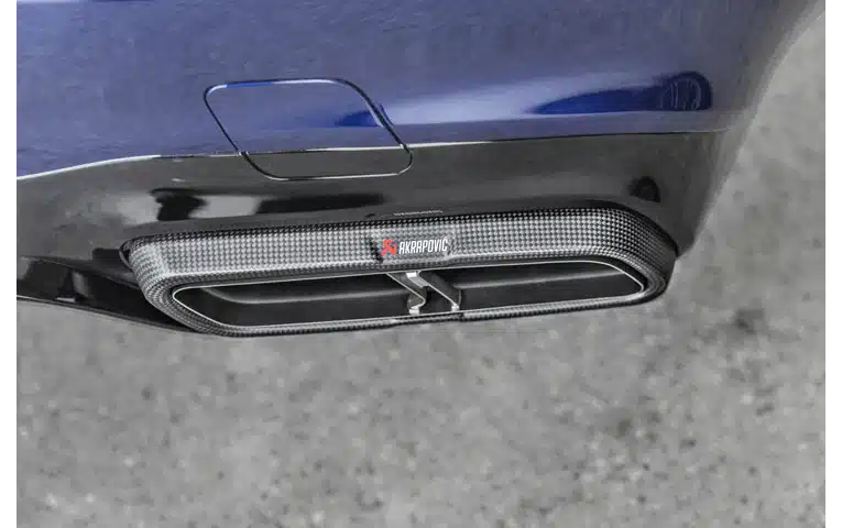 Akrapovic Eindstuk Carbon Mat 2