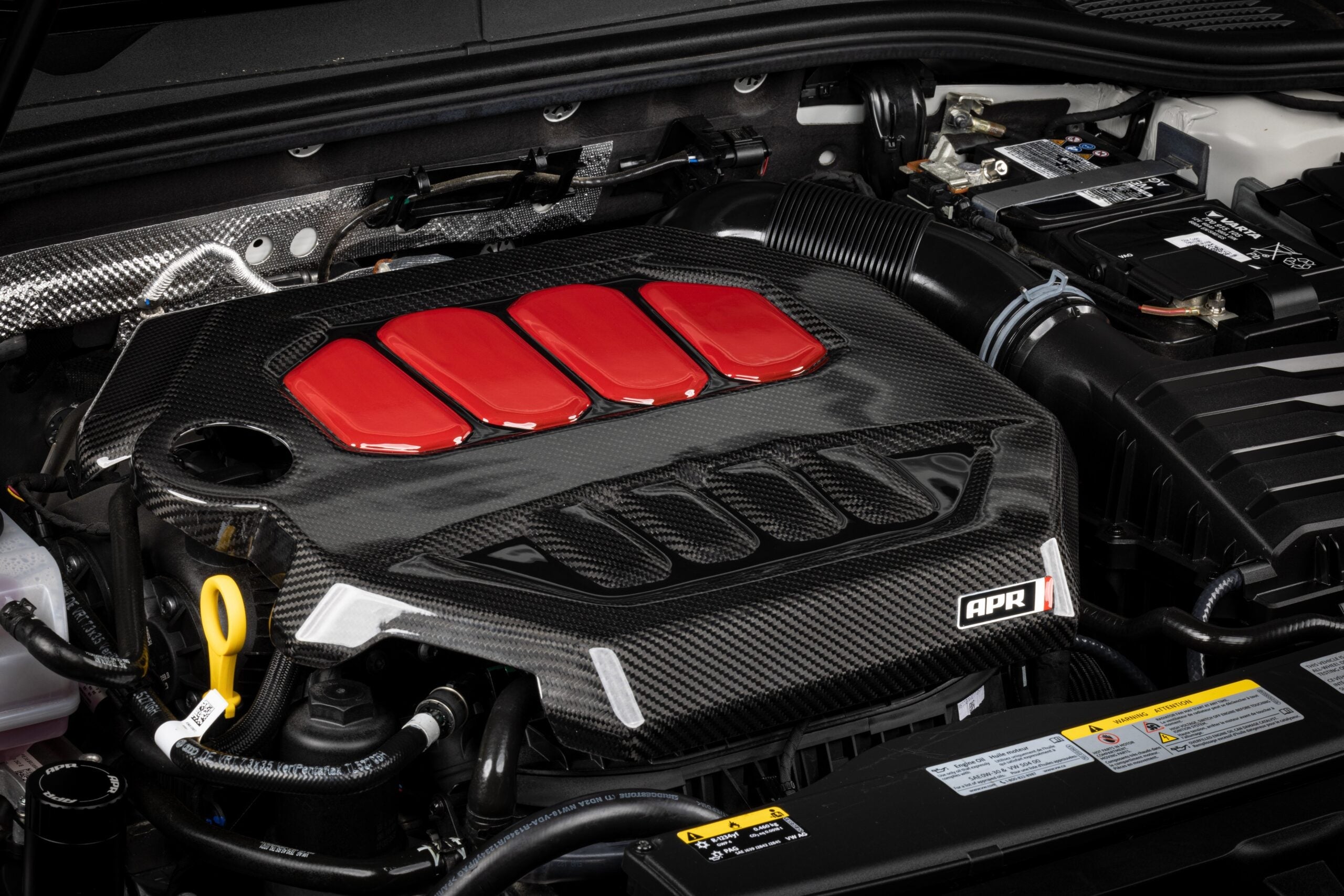 APR – Carbon Fiber Motorafdekking voor S3 8Y, Golf 8 GTI, Golf 8 R, Formentor EA888.4