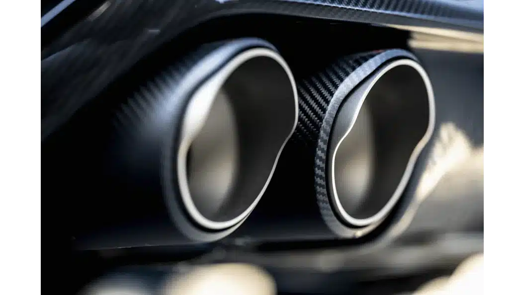 Akrapovič Slip On Line Titanium BMW M8 Gran Coupé F93 2