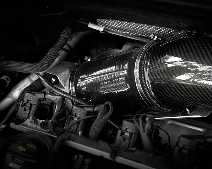 Adapter silikonowy IE do turbosprężarek z wlotem węglowym Audi 2.5T 03