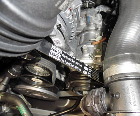 HKS Fine Tune aandrijfriem Toyota Supra 3.0 A90 MK5