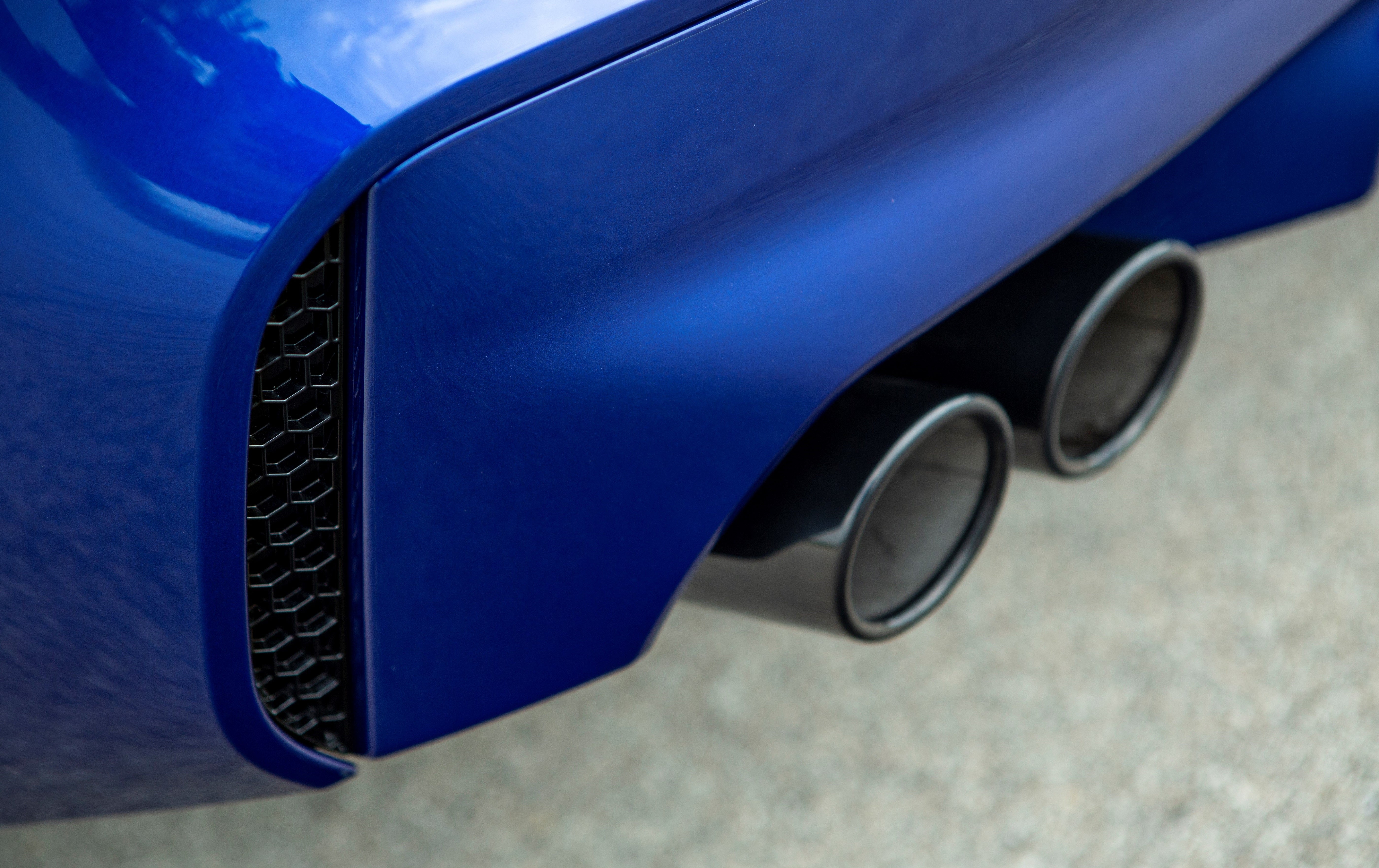 Acexxon Honeycomb reflector deletes BMW M5 F90