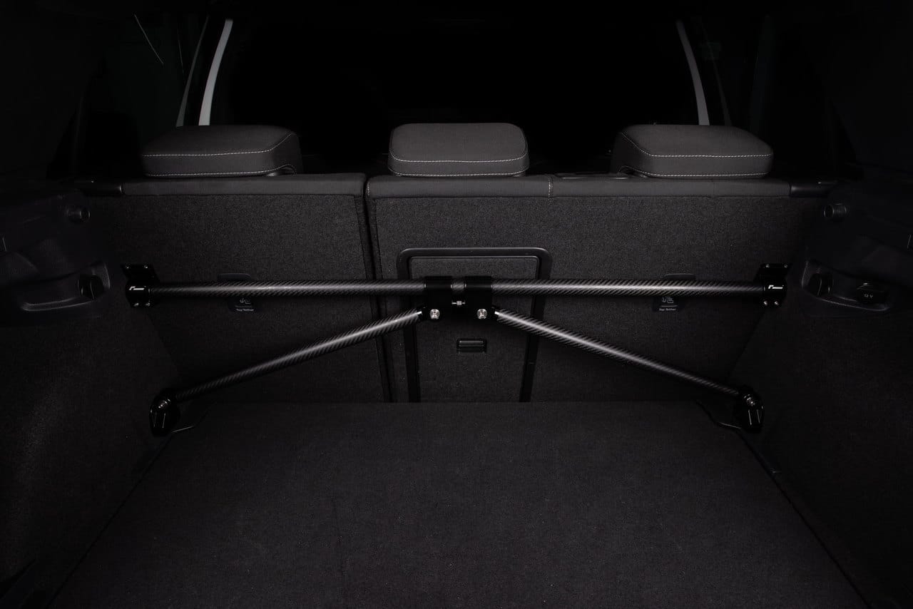 Barre anti-rapprochement arrière en carbone Racingline pour Volkswagen Golf 7 GTI / R-5