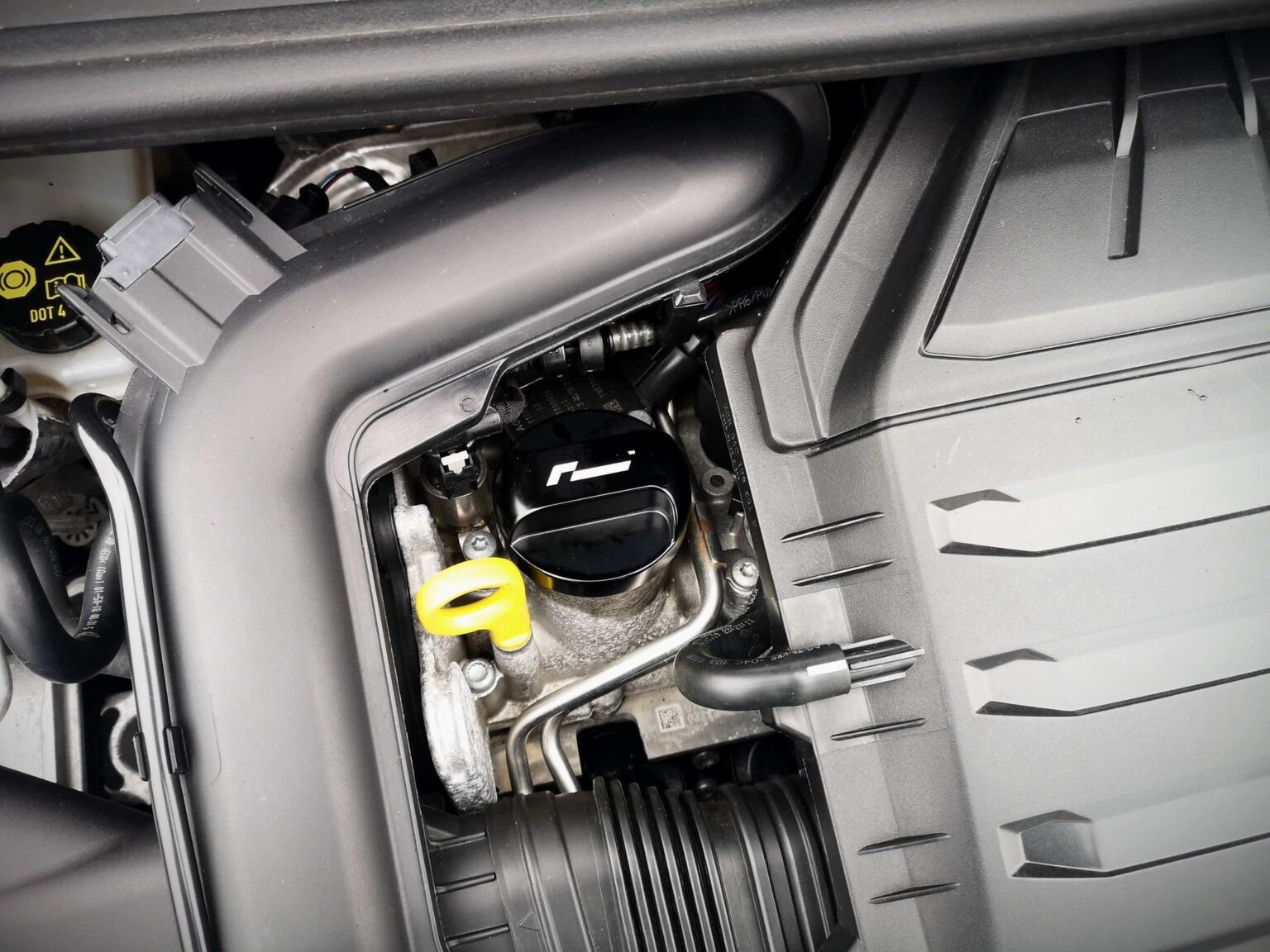 Tappo olio in alluminio Racingline per Volkswagen UP GTI-5