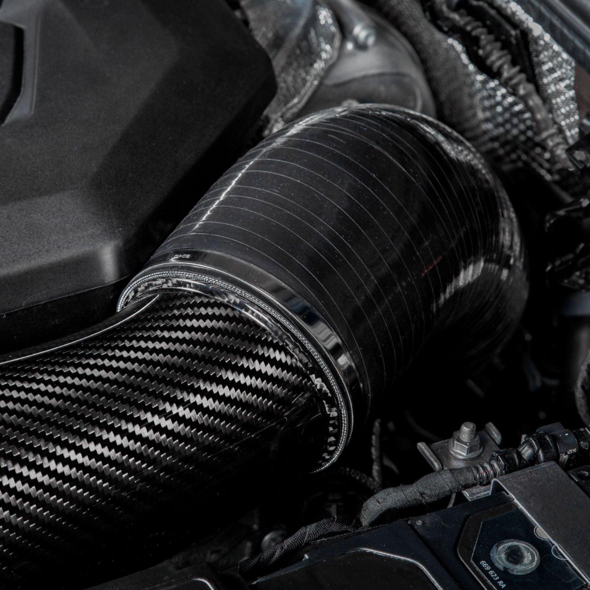 Eventuri Carbon fiber intake kit Volkswagen Golf 8 GTI