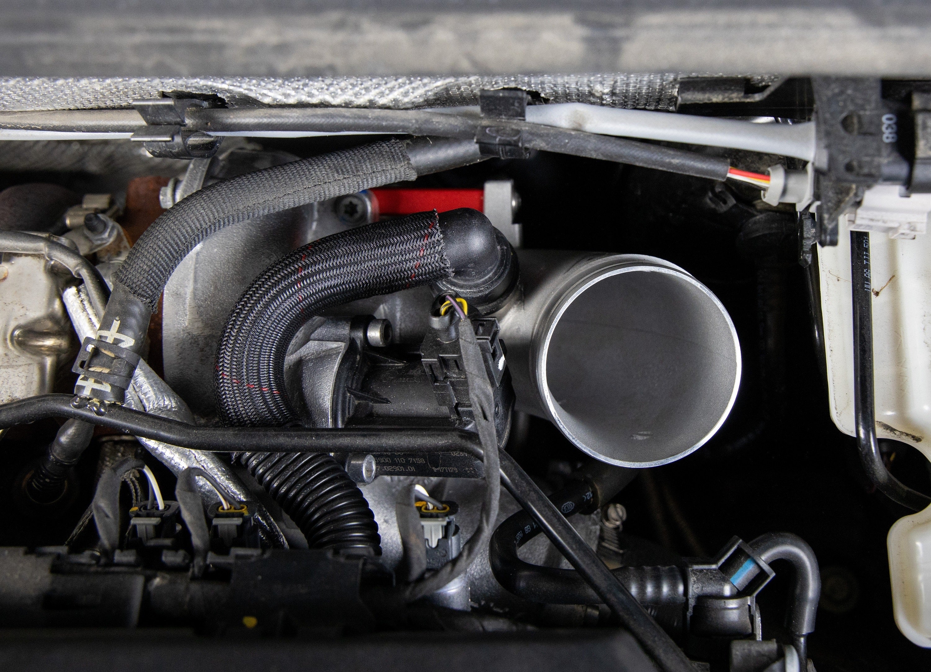 Mishimoto Turbo inlet Volkswagen Golf 7 GTI / R / Leon 3 Cupra / S3 8V / TT 8S 2.0 TFSI