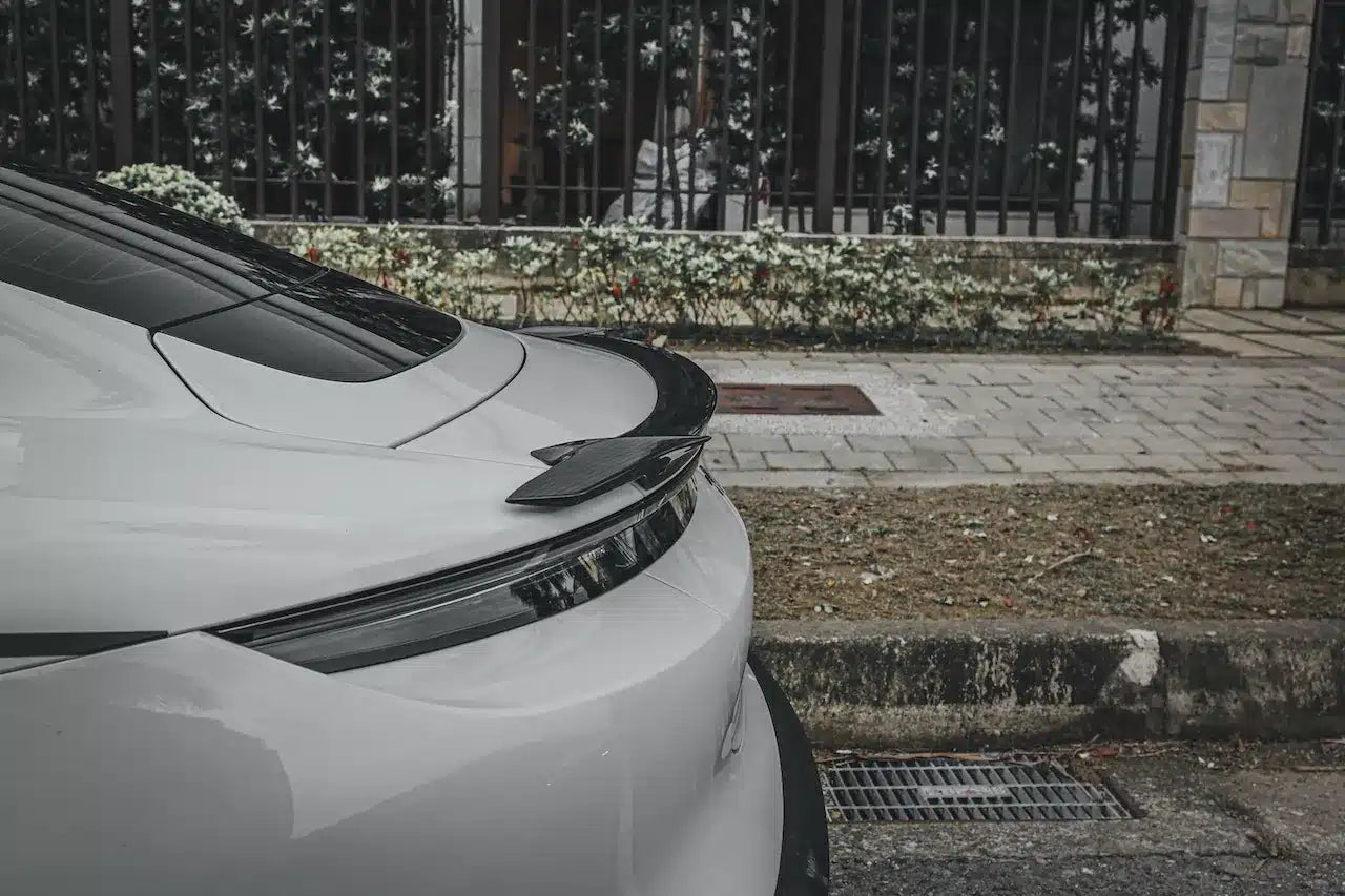 Kit carrosserie aérodynamique Armaspeed pour Porsche Taycan 7