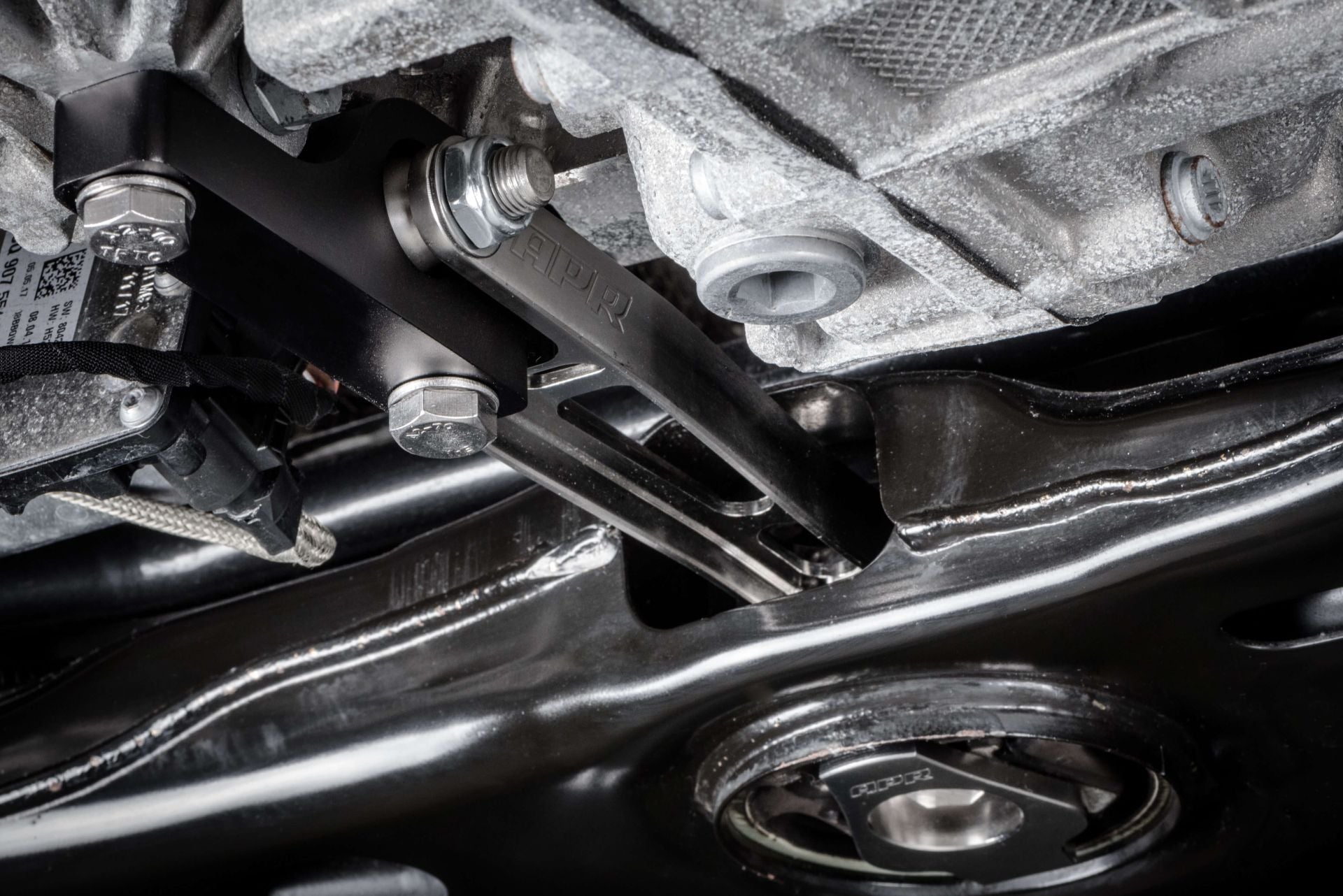 APR - Supporto pendolo in alluminio ricavato dal pieno – VW Golf 7 GTI / R / Audi S3 8V EA888.3 MQB