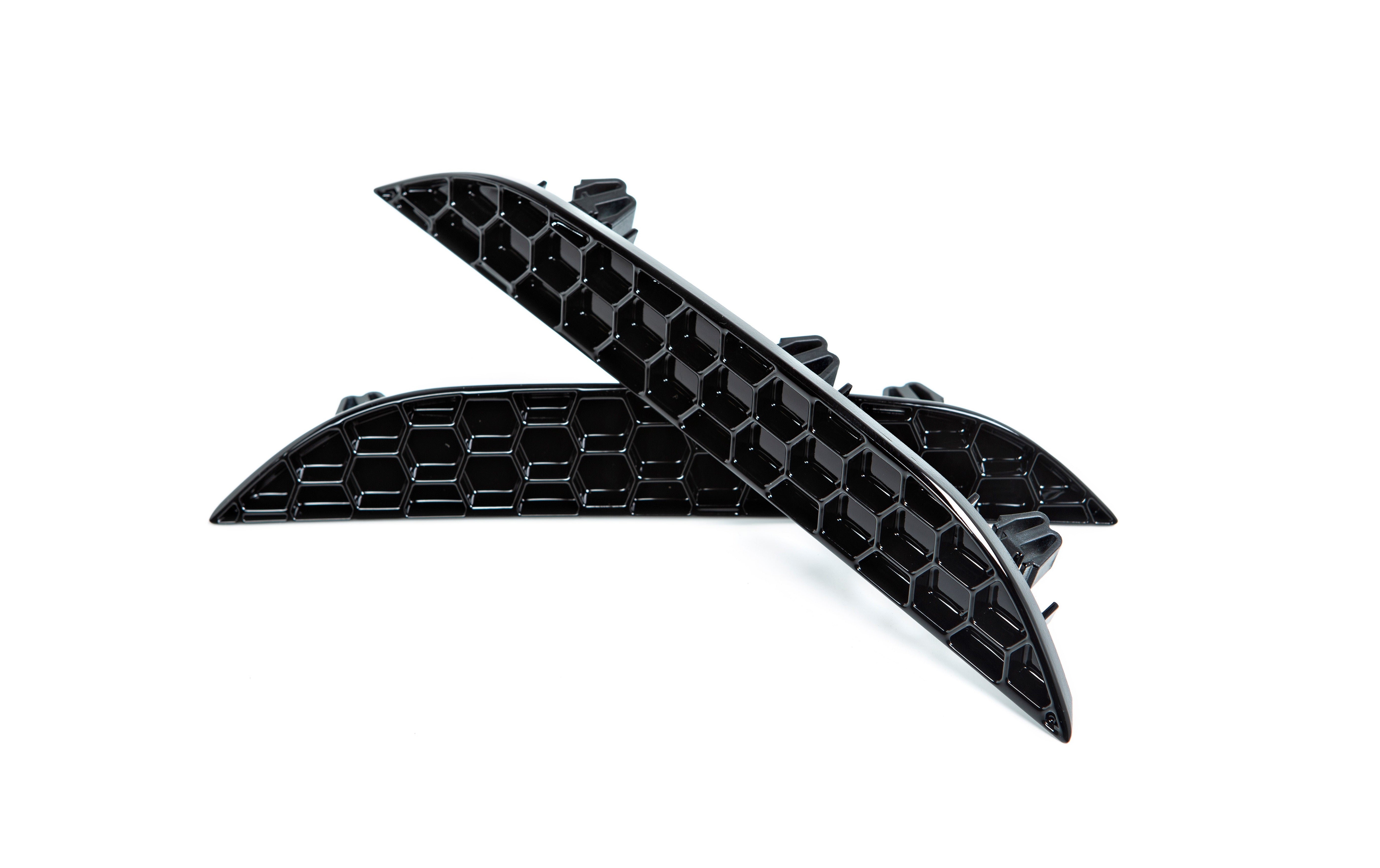 Acexxon Honeycomb reflector deletes BMW M5 F90