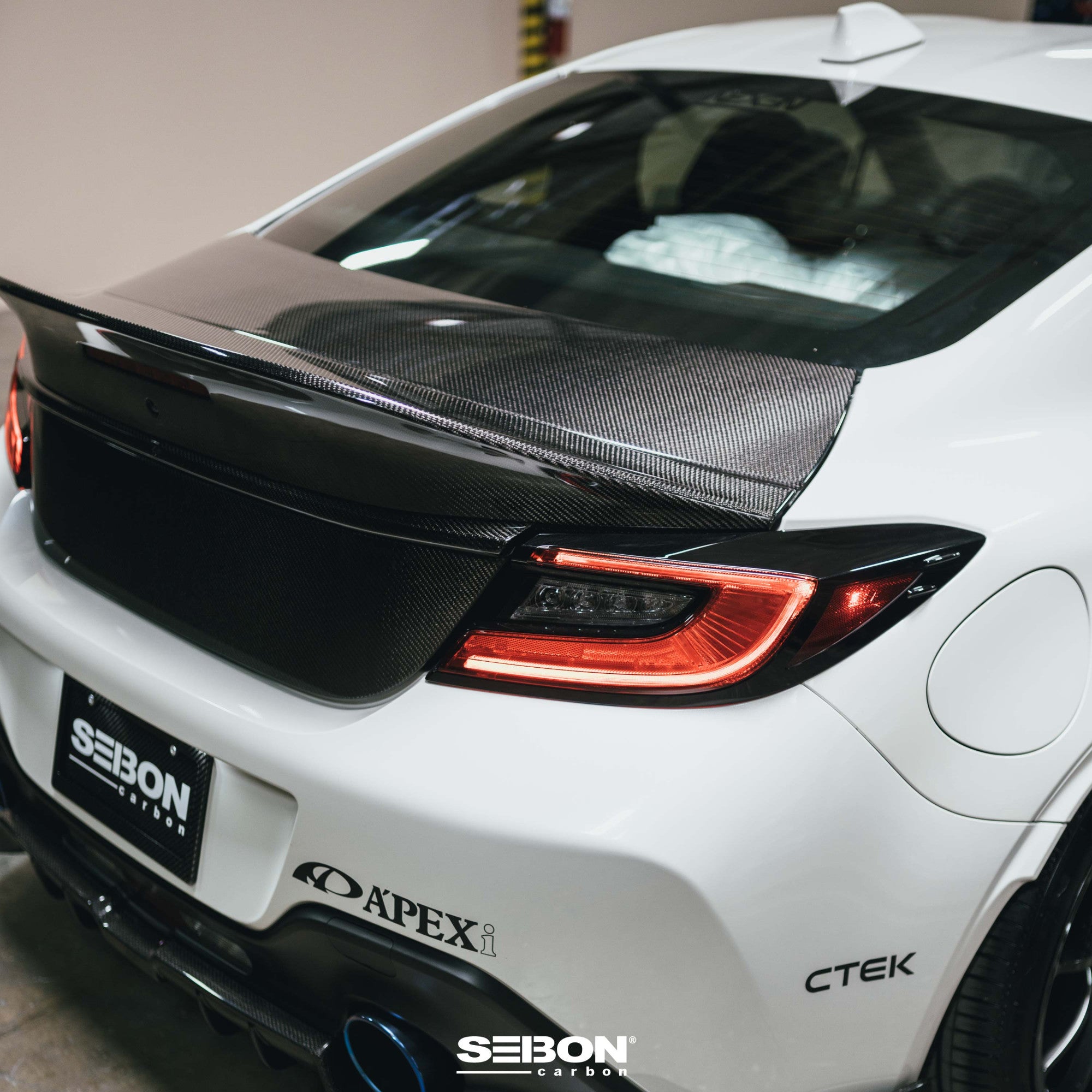 Seibon MB-Style Carbon Fiber Kofferbak Toyota GR86 / Subaru BRZ ZD8-8