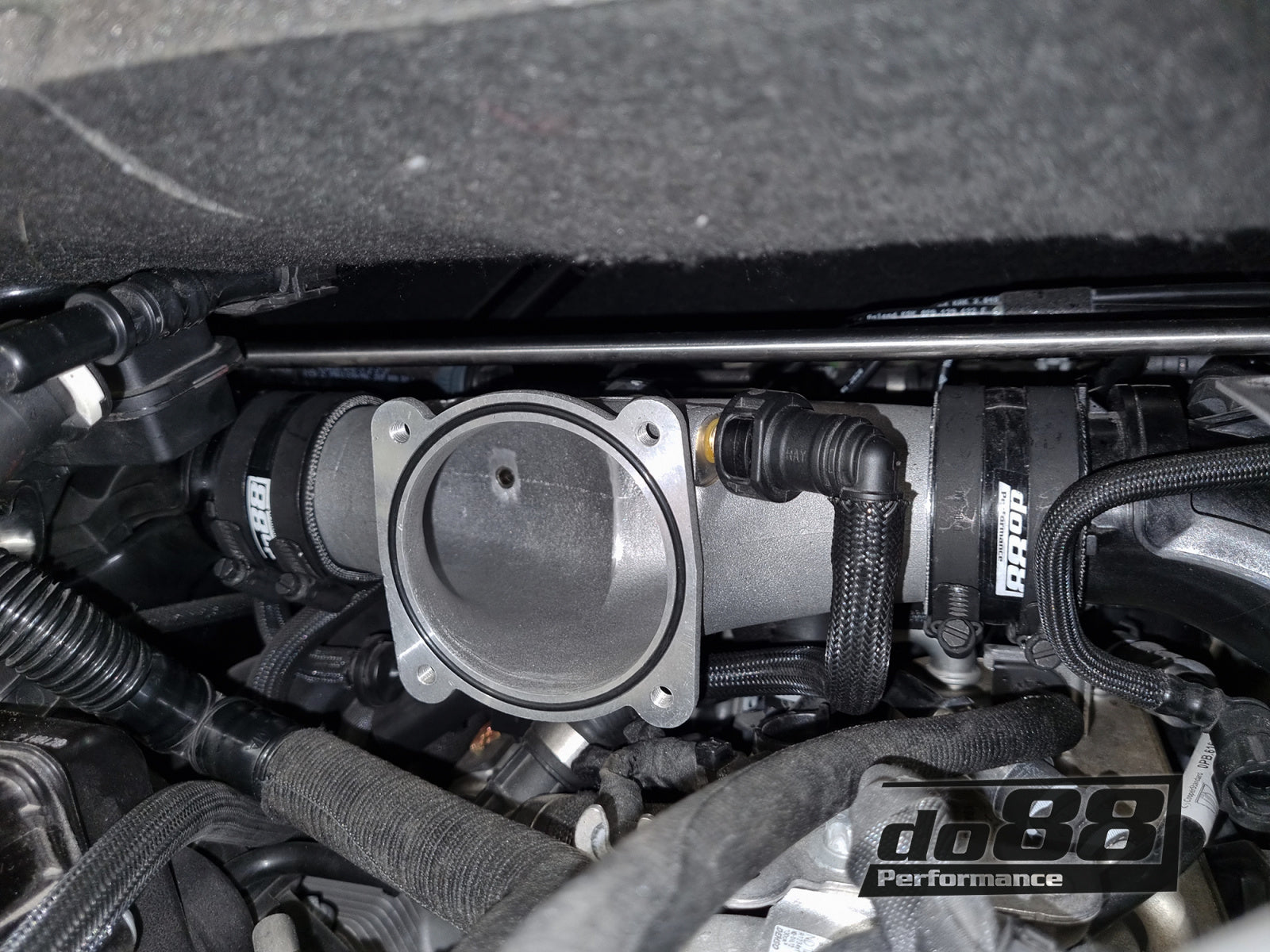DO88 - Plenum - Porsche 911 992 Turbo en Carrera 5