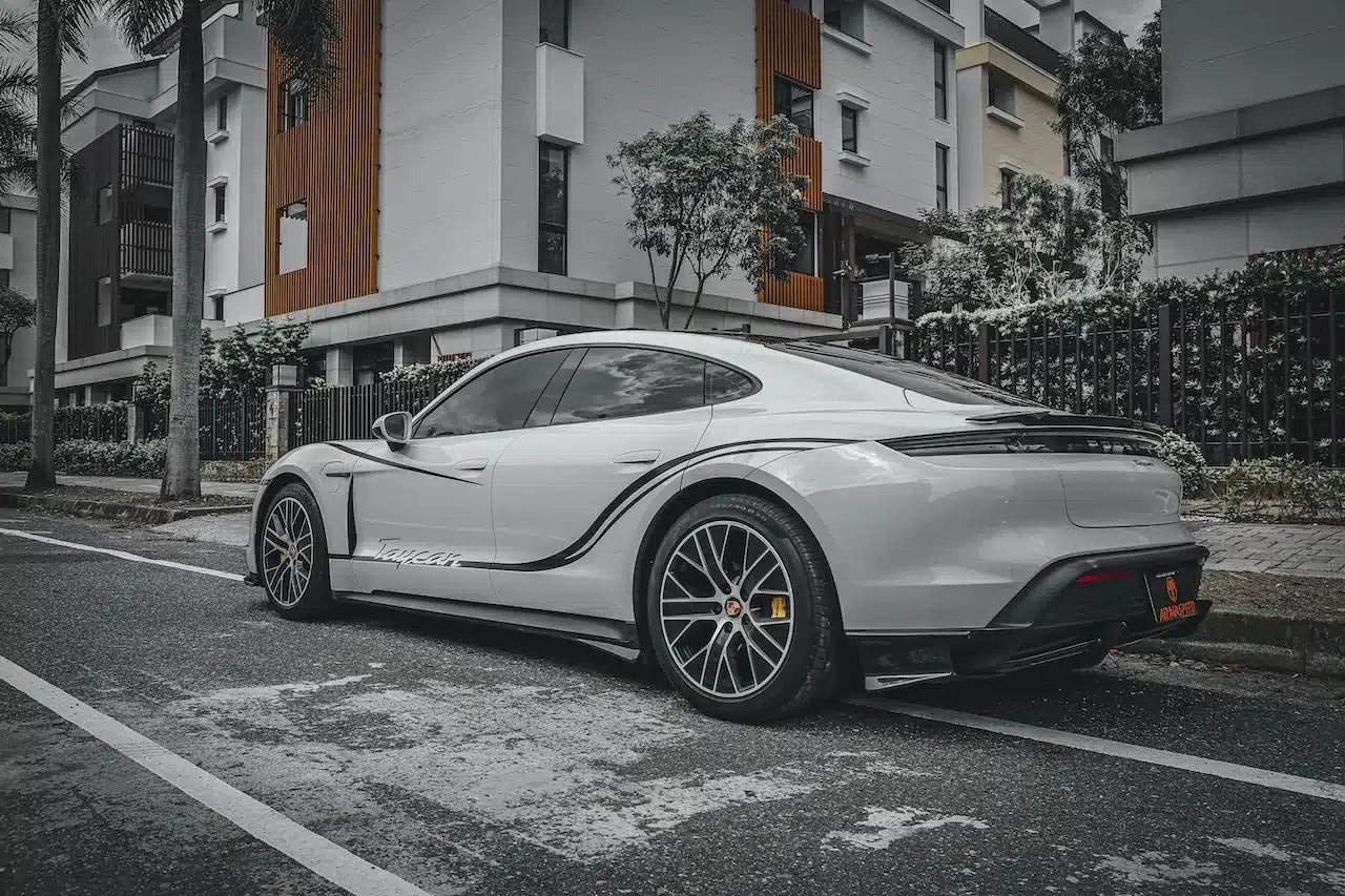 Kit carrosserie aérodynamique Armaspeed pour Porsche Taycan 3