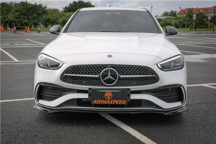 Lèvre avant + diffuseur brillant Armaspeed pour Mercedes W206 C300
