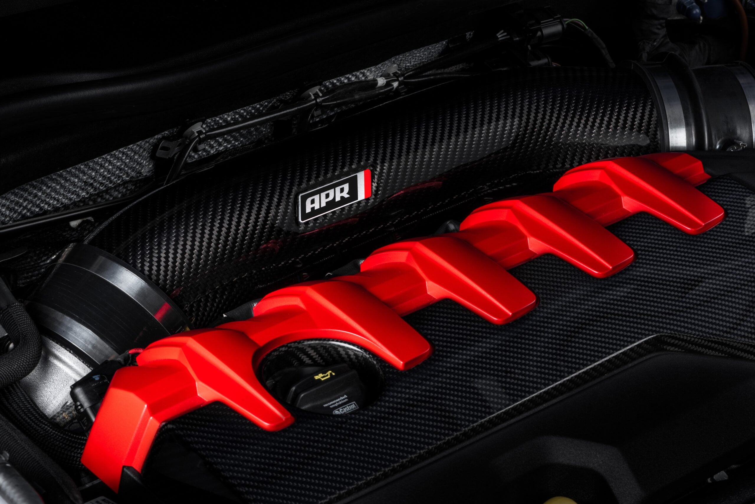 APR – 4″ Carbon Fiber Turbo Inlaat Kit – Audi RS3 8V.5 / RS3 8Y en TTrs 8S