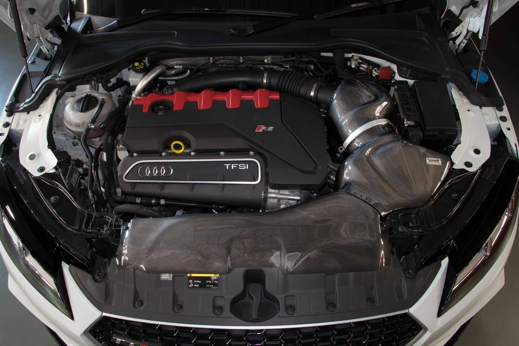 Gruppe M Carbon Lufteinlass Audi TT RS 8S 2.5 TFSI 1