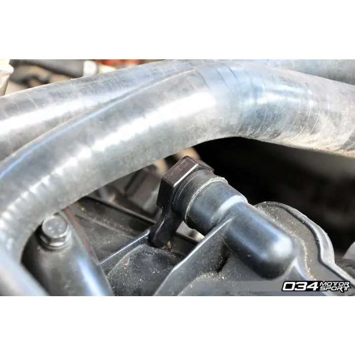 034 MOTORSPORT INTAKENSPUITSTUKPLUG Boost Tap 2.0T 04
